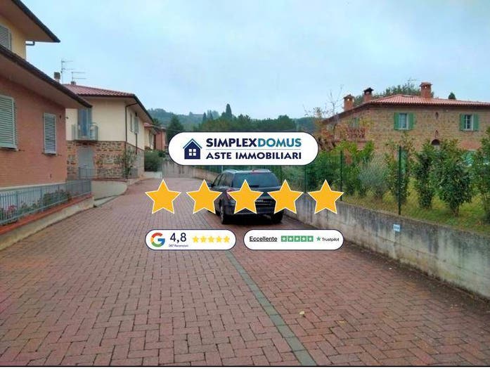 Appartamento trilocale in vendita in Via del Calcione, Santa Maria, Lucignano