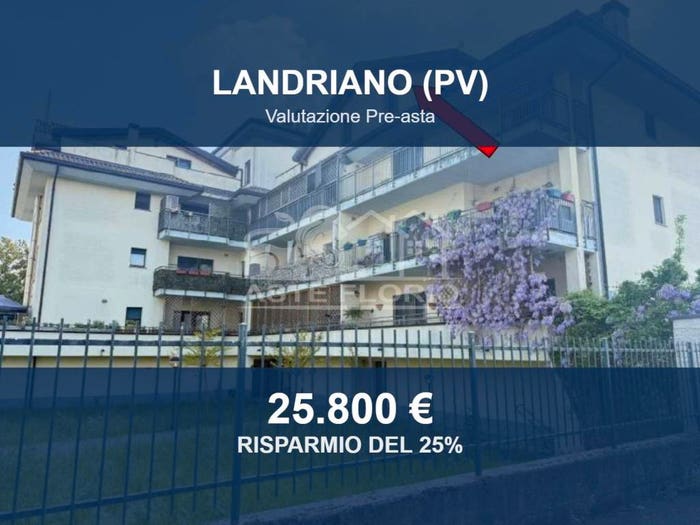 Appartamento trilocale in vendita in Via Papa Giovanni Paolo II, Centro, Landriano
