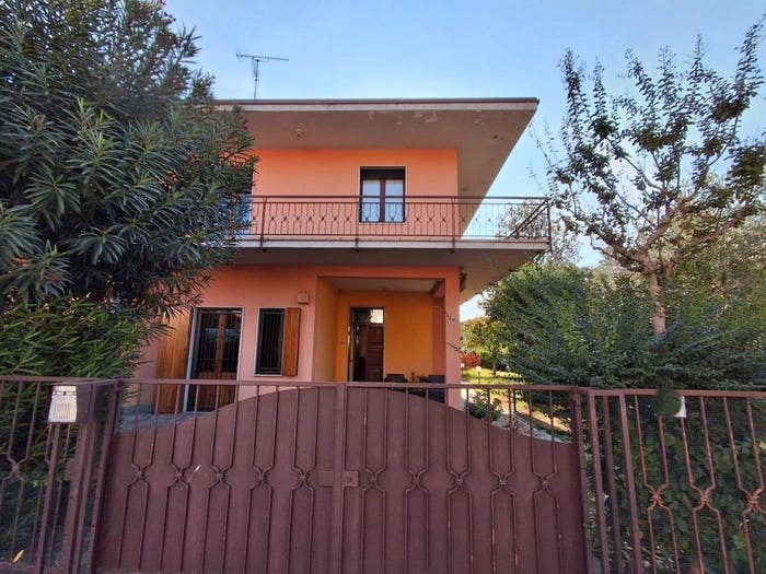 Casa con 6 locali in vendita in Via Cesare Battisti, Centro, Montichiari
