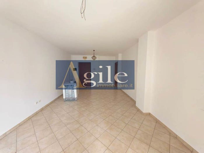 Appartamento con 5 locali in vendita in via ugo foscolo, Corropoli