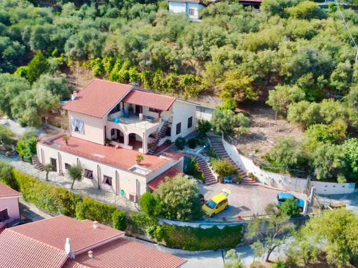 Casa con 6 locali in vendita in Via Gavotti, Vado Ligure