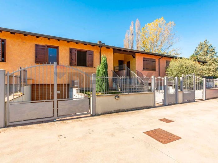 Casa trilocale in vendita in Via Immagine, Oricola