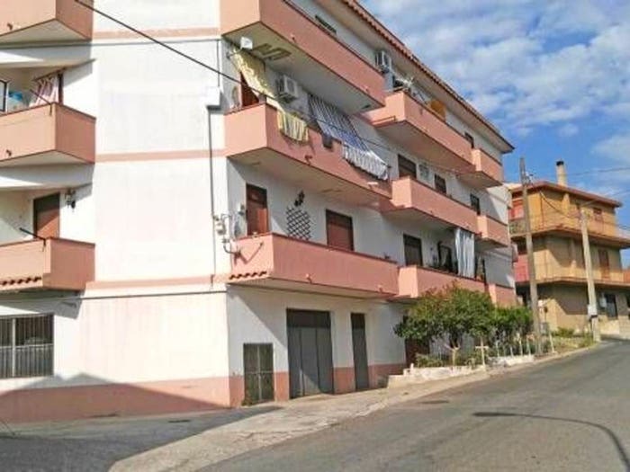 Appartamento quadrilocale in vendita in Via Nuova Messina, Centro, Furnari