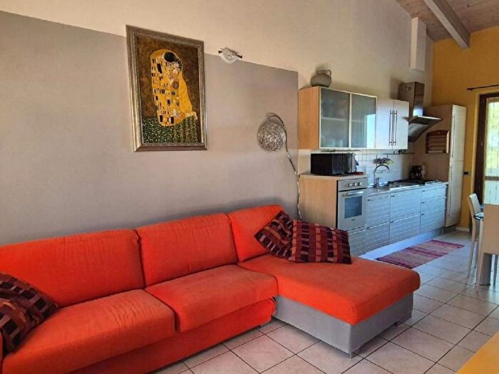 Appartamento bilocale in vendita in Strada Monte Rosario, San Costanzo