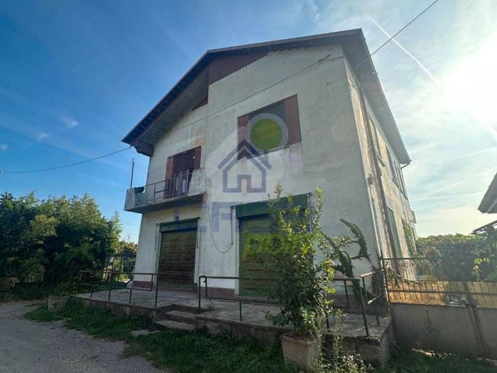 Casa con 6 locali in vendita in IV NOVEMBRE N, Ossalengo, Castelverde