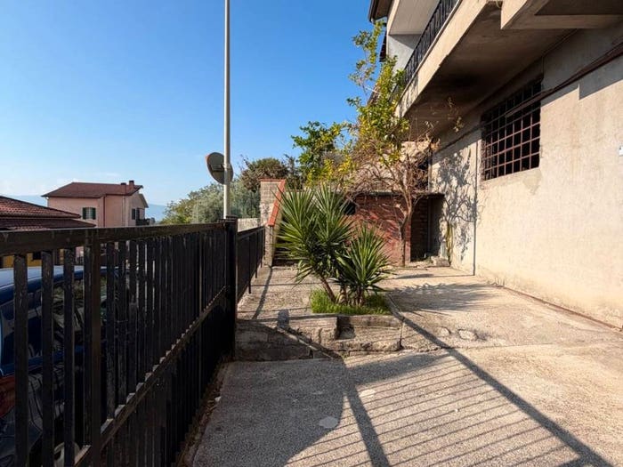 Appartamento quadrilocale in vendita in Via Vetiche, Le Rase Vetiche, Frosinone