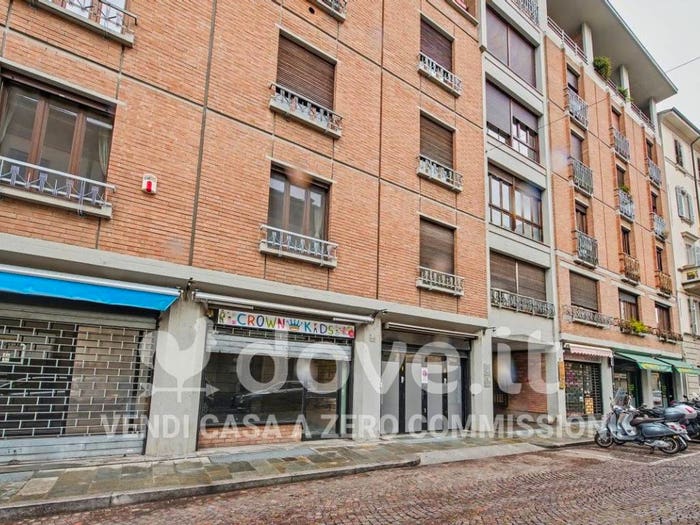 Appartamento quadrilocale in vendita in Borgo Collegio Maria Luigia, Centro Storico, Parma
