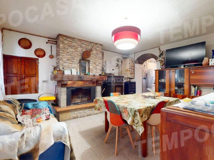 Casa con 6 locali in vendita in Via Varrobbie, Guiglia