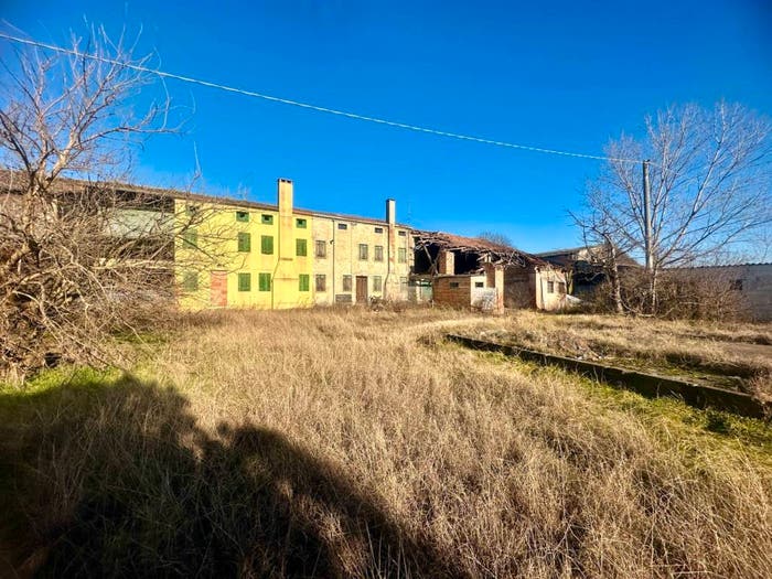Casa con 6 locali in vendita in Via Love, Ospedaletto Euganeo