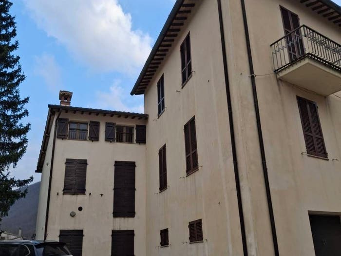 Casa quadrilocale in vendita in Località Scopoli, Carpello Scopoli Casenove Verchiano, Foligno