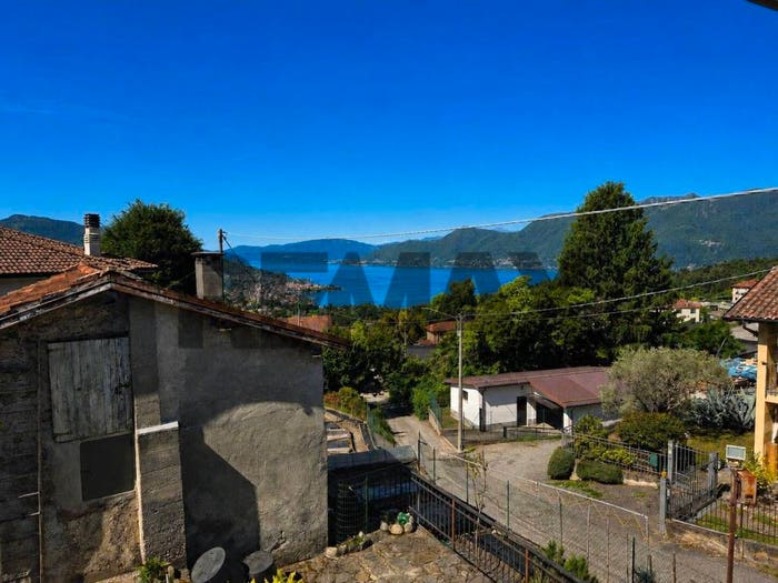 Casa con 5 locali in vendita in Via Roggiolo, Poppino, Luino