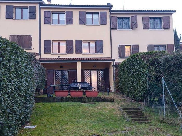 Casa con 6 locali in vendita in Monte San Pietro