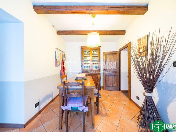 Casa con 6 locali in vendita in Vicolo Porta Vigana, Centro, Invorio