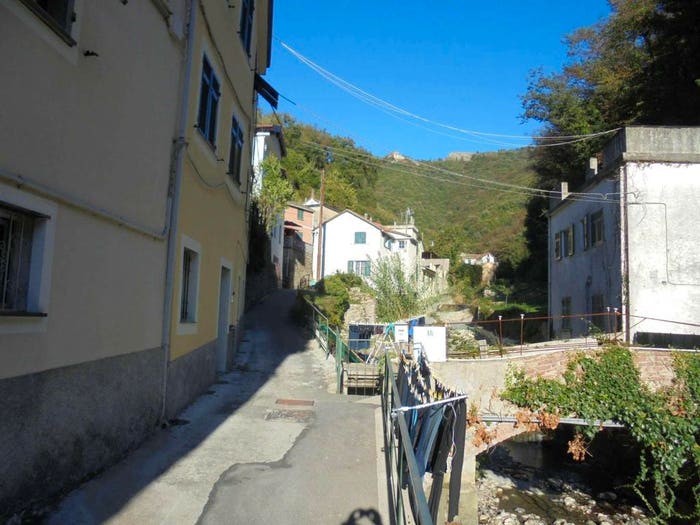 Casa trilocale in vendita in Via Finocchiara, Quezzi, Genova