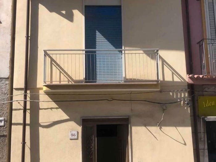 Casa con 6 locali in vendita in Vicolo Cairoli, Centro, Barcellona Pozzo di Gotto