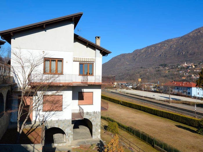 Casa quadrilocale in vendita in Via Casale Corte Cerro, Centro, Omegna
