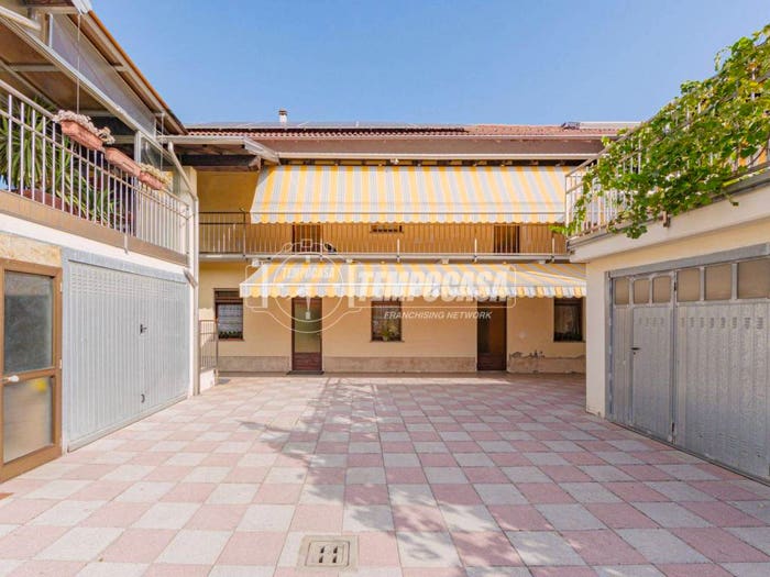 Casa con 6 locali in vendita in Vicolo Enrico Toti, Centro, Cilavegna