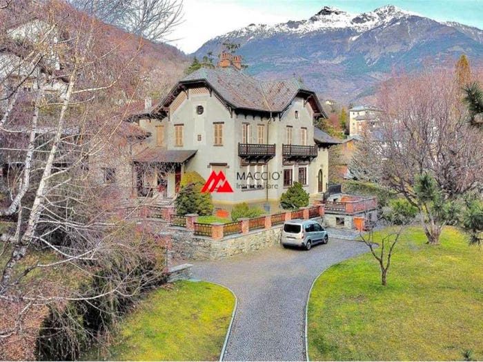 Casa con 6 locali in vendita in Via A Petigat Abbè, Centro, Aosta