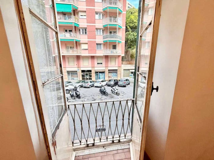 Appartamento bilocale in vendita in via Fereggiano, Marassi, Genova
