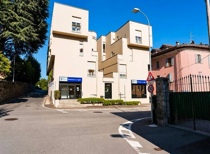 Appartamento quadrilocale in vendita in Via Manzoni, Albavilla