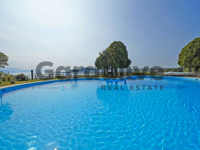 Appartamento con 5 locali in vendita in Viale Catullo, Pieve Vecchia Villaggio Sanghen, Manerba del Garda