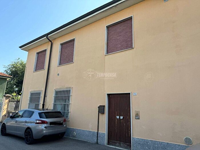 Appartamento bilocale in vendita in Via Paolo Bianchi, Centro, Ossona