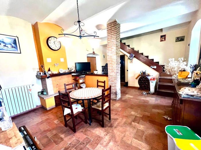 Casa trilocale in vendita in Vocabolo Cima di Monte, Arrone