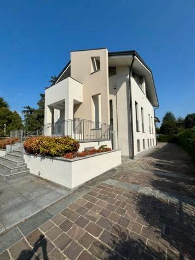 Casa con 6 locali in vendita in Viale Roma, Centro, Cuggiono