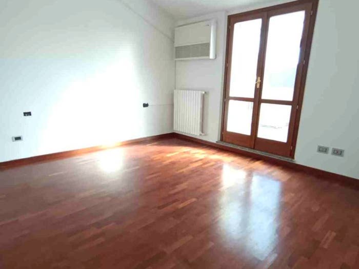 Casa trilocale in vendita in Viale Piacenza, Braila Stazione, Lodi