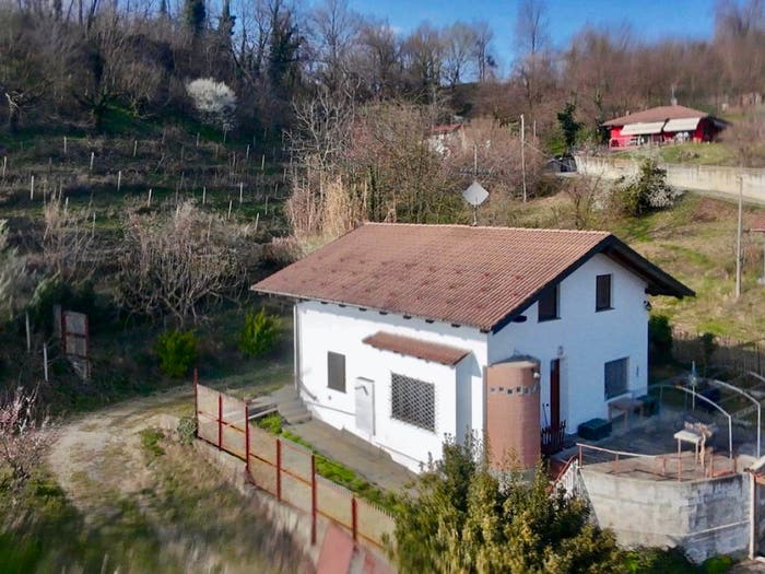 Casa con 5 locali in vendita in Strada Bria, Bra