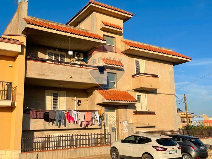 Appartamento con 6 locali in vendita in Via Giuseppe Bartolo, Centro, Pachino