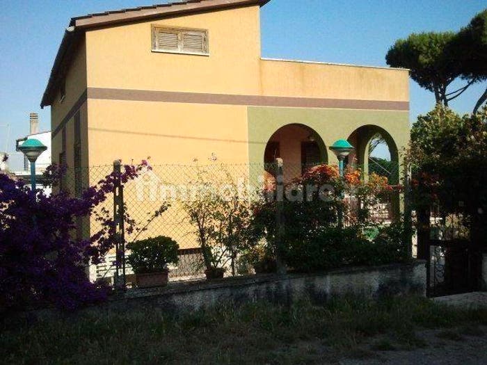 Casa con 6 locali in vendita in Via Fara Sabina, Cioccati Zucchetti, Nettuno