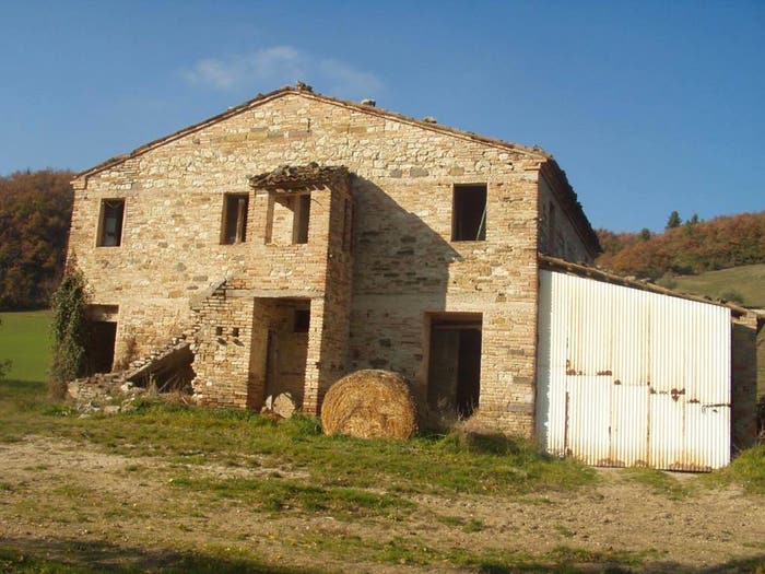 Casa con 6 locali in vendita in Via Pallotta, Centro, Caldarola
