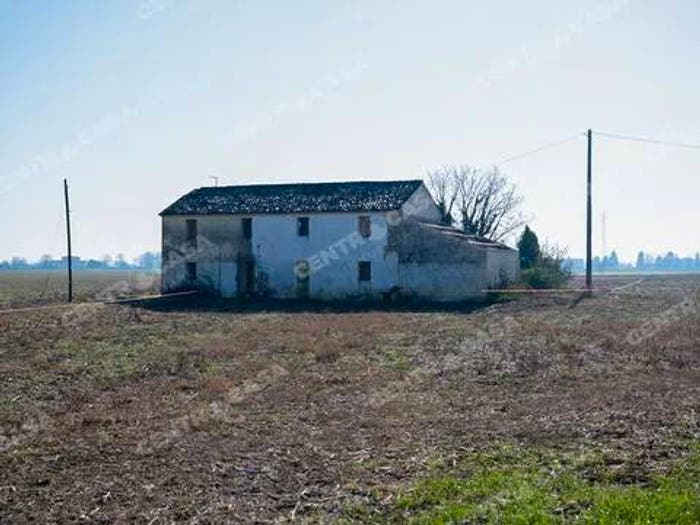 Casa con 6 locali in vendita in Via Tavanara, Sanguinetto
