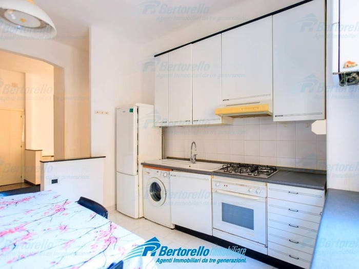 Appartamento trilocale in vendita in Largo Augusto Merlo, Quezzi, Genova