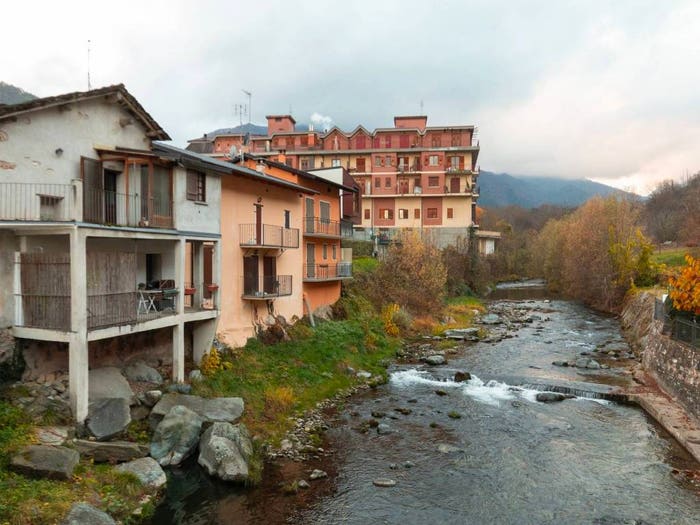 Casa quadrilocale in vendita in Via del Castello Snc, Centro, Monterosso Grana
