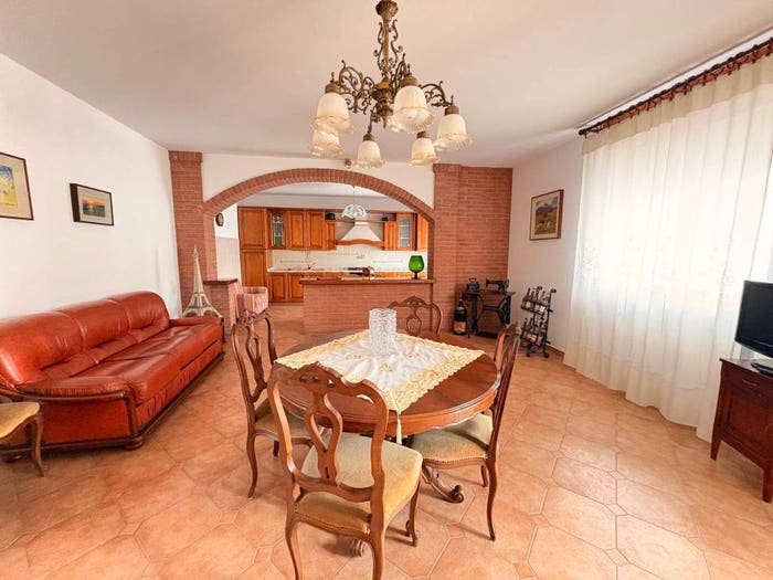Casa con 6 locali in vendita in Frazione San Matteo Cima, Cisterna d'Asti