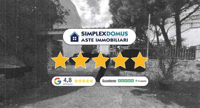 Appartamento quadrilocale in vendita in Via Isuledda, La Maddalena