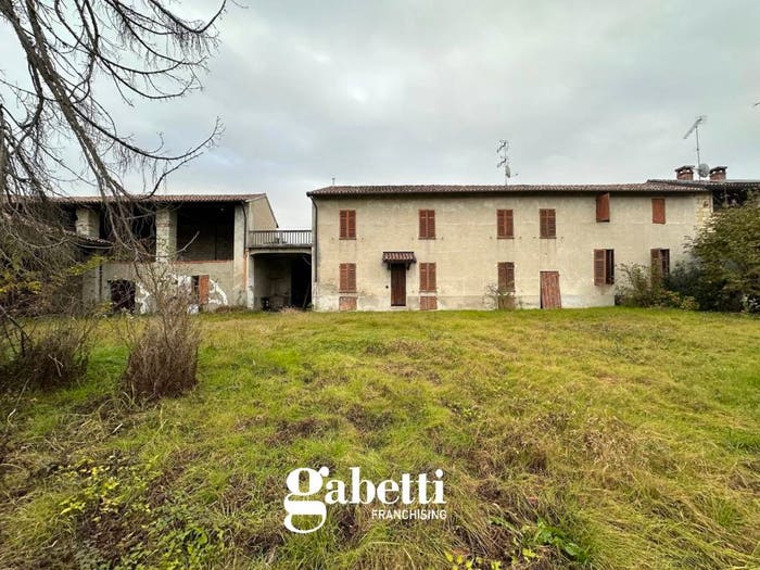 Casa con 6 locali in vendita in VIA SANTA MARIA, Ozzano Monferrato