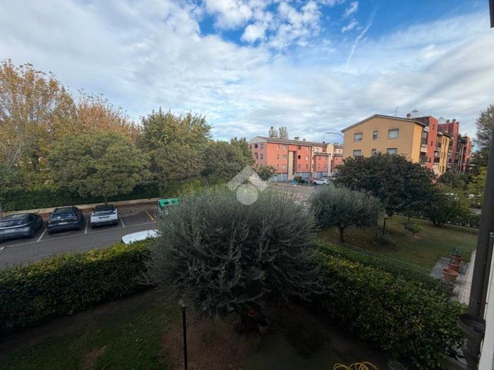 Appartamento trilocale in vendita in Via yecla, Centro, Budrio