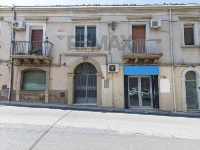 Appartamento trilocale in vendita in Via Circonvallazione, Centro, Caltagirone
