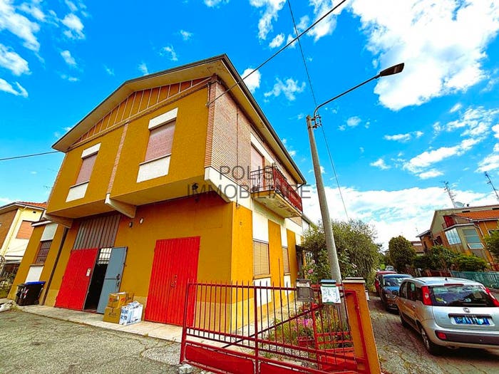 Casa con 5 locali in vendita in Via Ingegner Pietro Tosatti, Centro, Mirandola