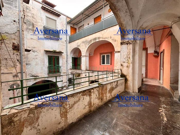 Appartamento trilocale in vendita in Via Seggio, Aversa
