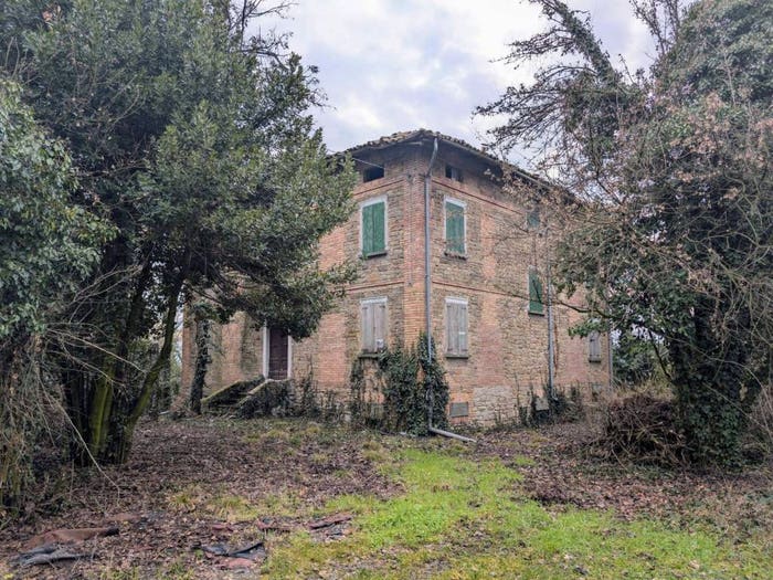 Casa con 6 locali in vendita in Teneggia, Baiso
