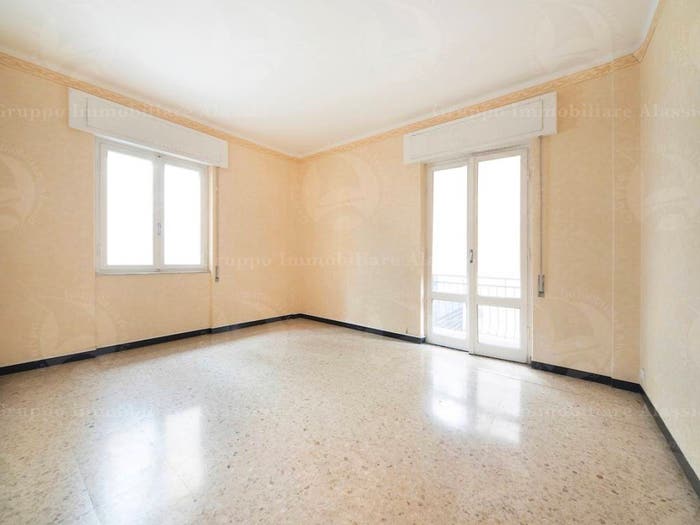 Appartamento con 5 locali in vendita in Vico della Conceria, Centro, Alassio