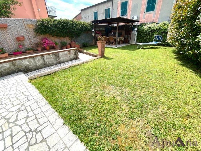 Casa con 6 locali in vendita in Via Quercioli, Rinchiostra Quercioli, Massa