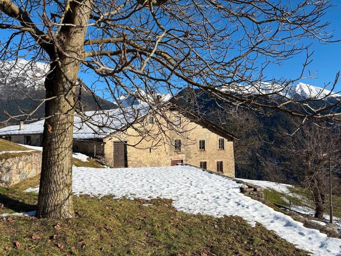 Appartamento con 6 locali in vendita in via mons morstabilini, Gromo