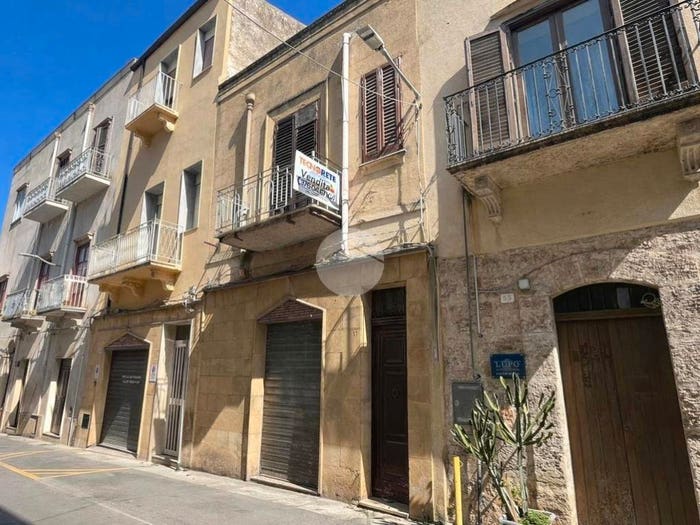 Casa con 6 locali in vendita in Via Dante Alighieri, Centro, Alcamo