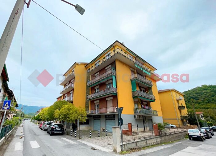 Appartamento con 5 locali in vendita in Via Vazia, Rieti