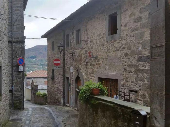 Appartamento quadrilocale in vendita in Via San Rocco, San Romano in Garfagnana